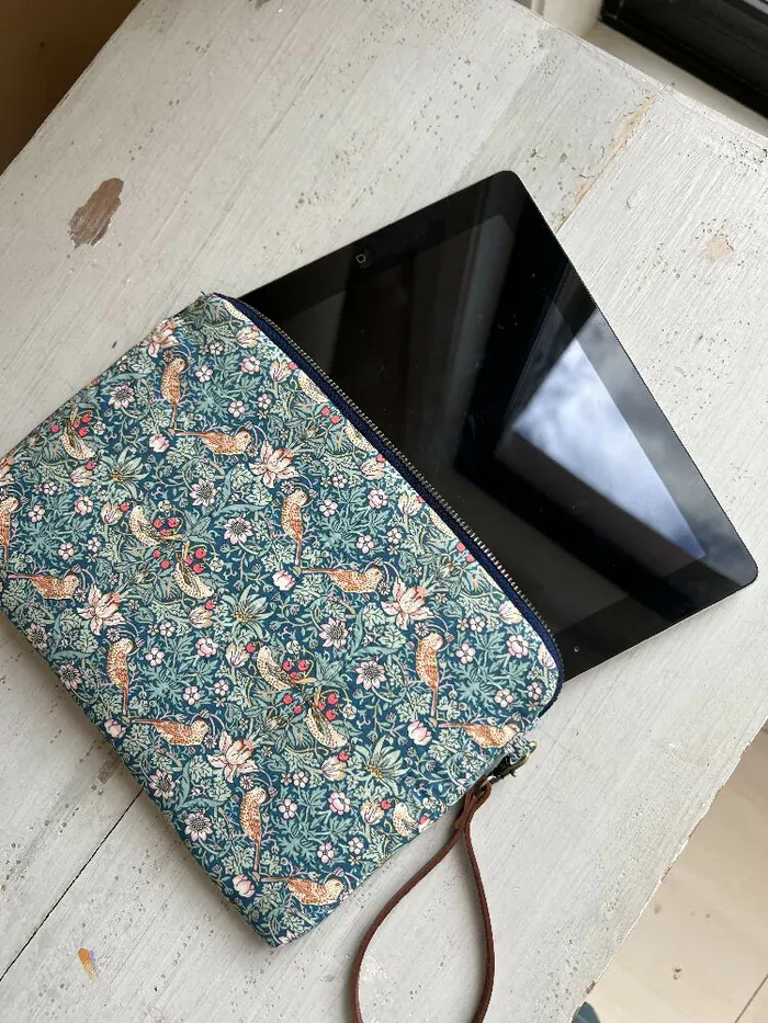Liberty London iPad Sleeve zipper